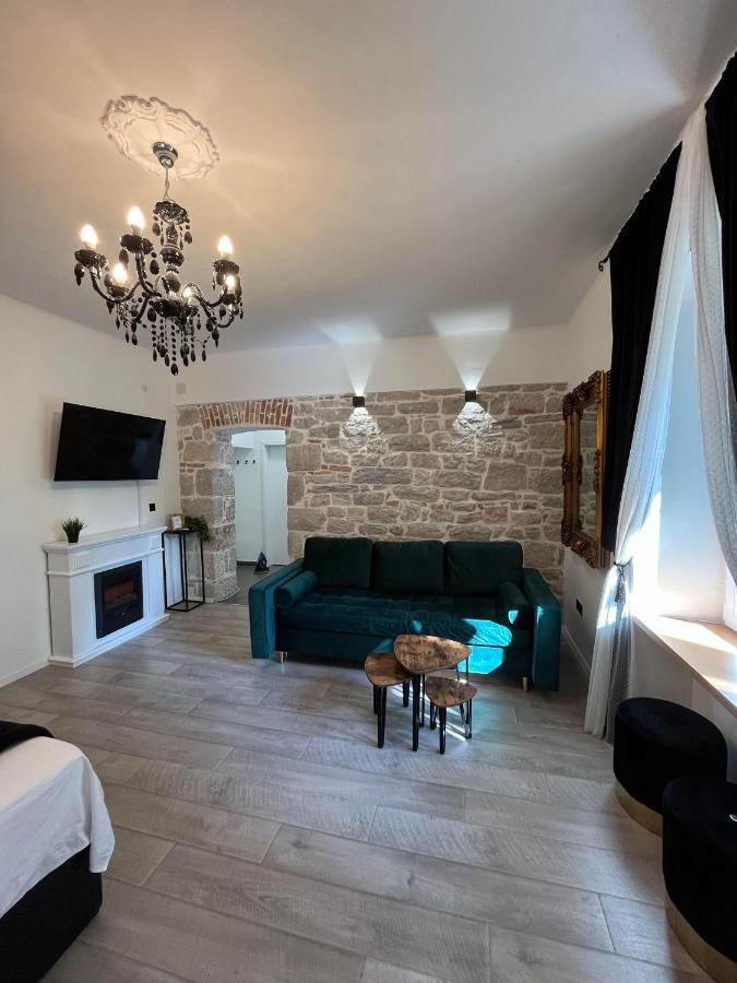 Luxury Heritage Apartment Zara Antica Luaran gambar